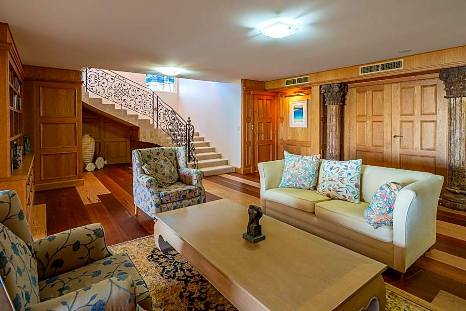 Harrington River Lodge