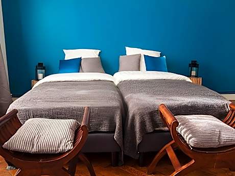 Double or Twin-Comfort-Private Bathroom-Garden View-Gastronomie