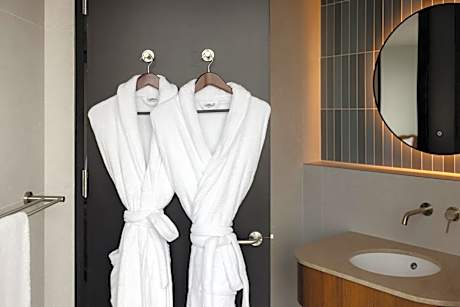 Standard King Room - Accessible