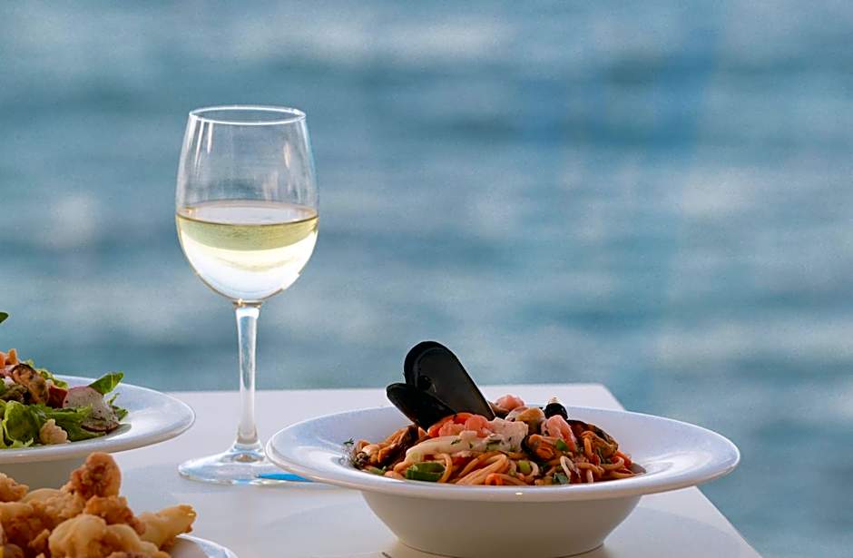 Mari Kristin Beach Hotel