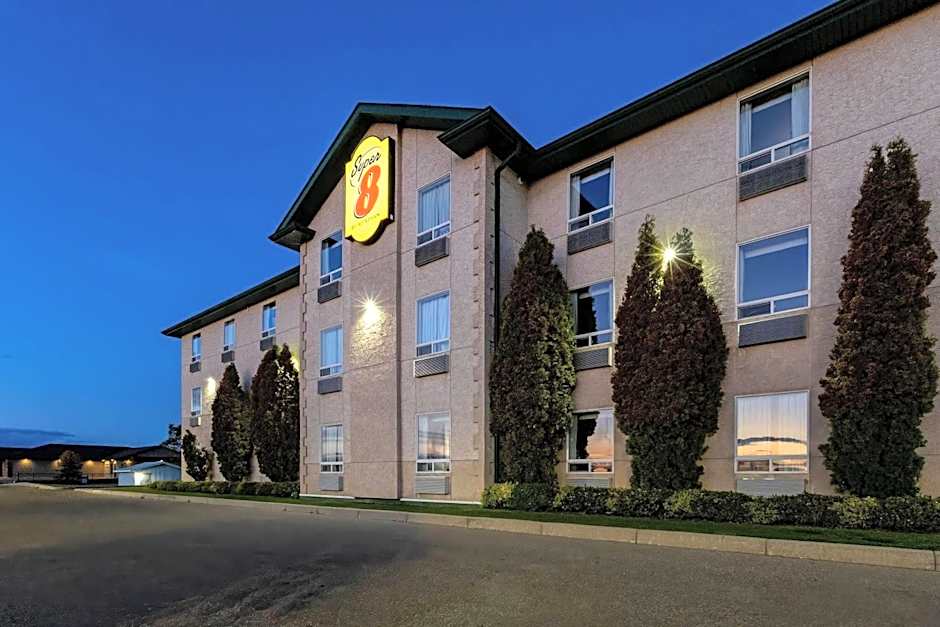 Super 8 by Wyndham Prince Albert