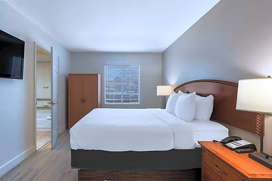 SureStay Plus Hotel by Best Western Tempe University