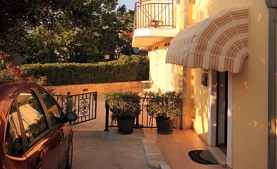 Bacan Serviced Apartments