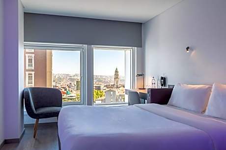 YOTEL Porto