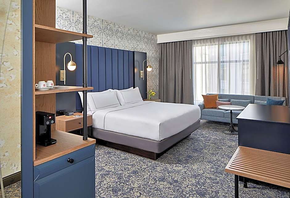 Photo 1 of 6 of 1 King Bed, Hearing/Mobility Accessible