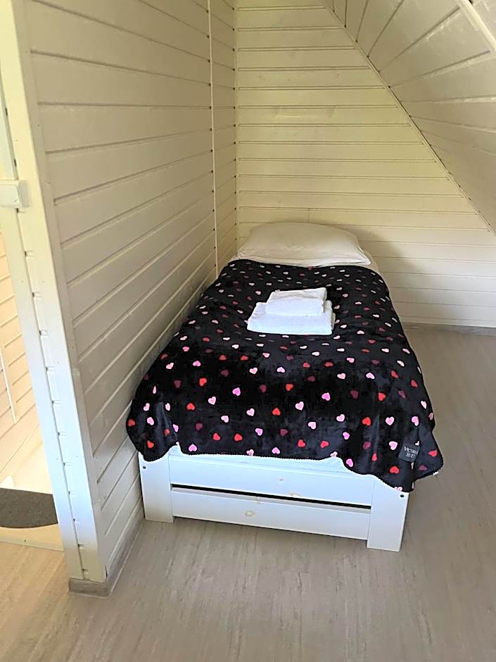 Domki nad jeziorem Kazub