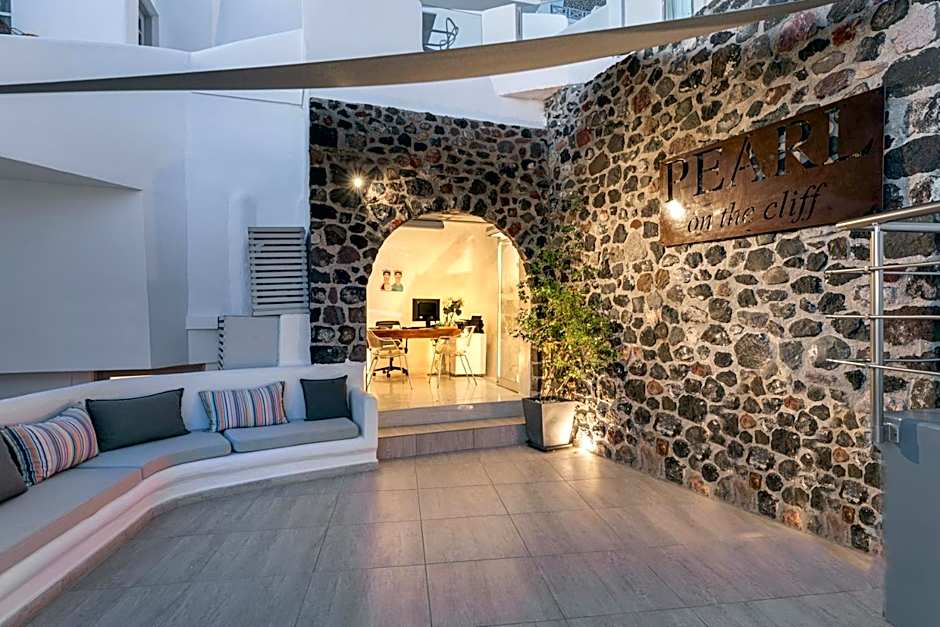 Pearl on the Cliff Hotel & Suites