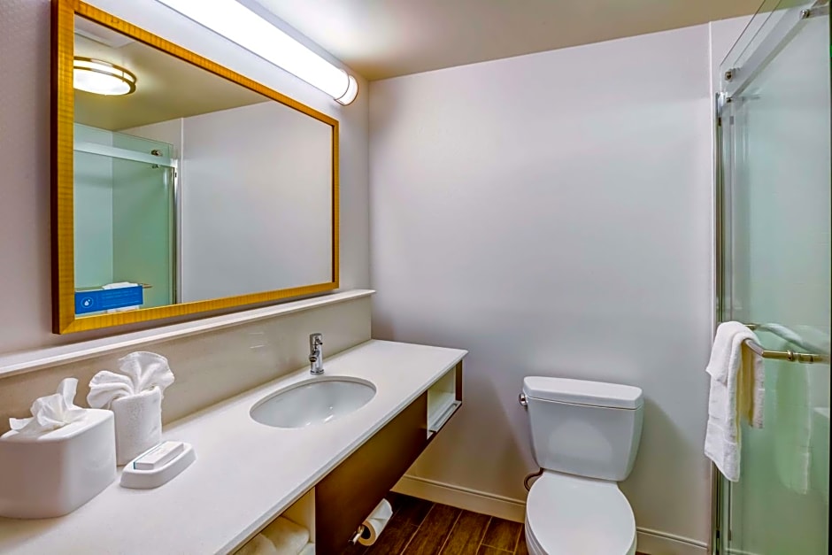 Hampton Inn Boston-Norwood