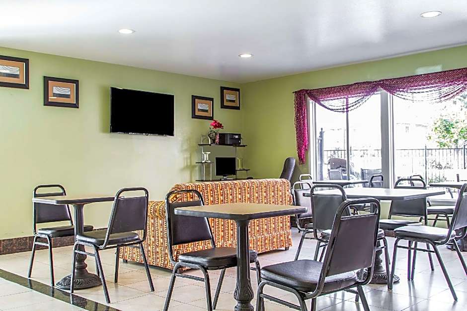 Rodeway Inn & Suites Hayward - Oakland South – Hayward, CA