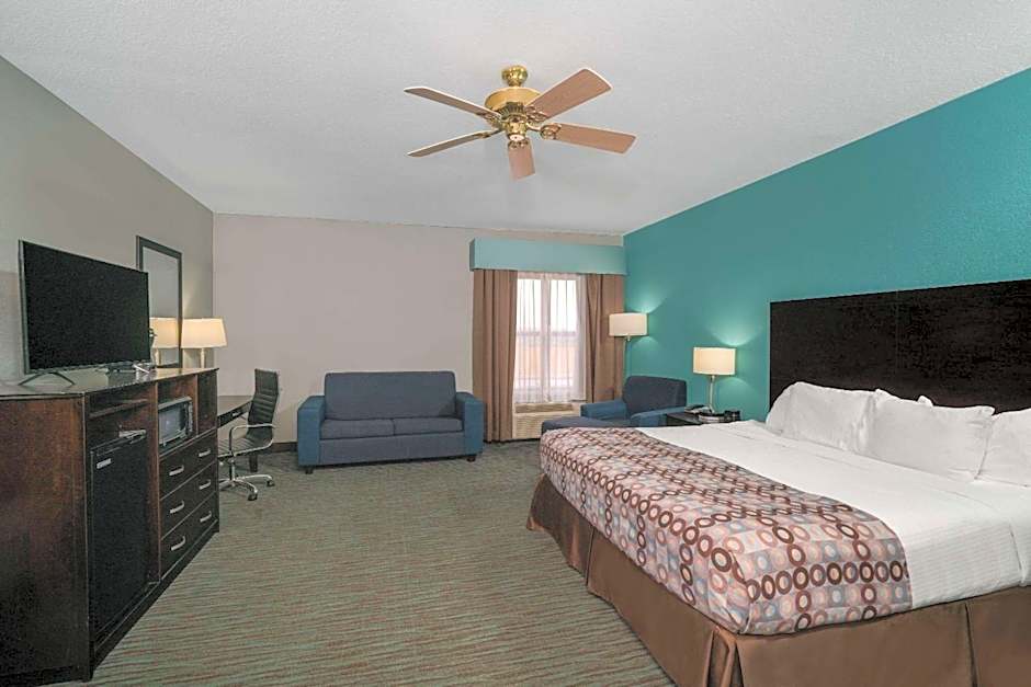 La Quinta Inn & Suites by Wyndham Knoxville East