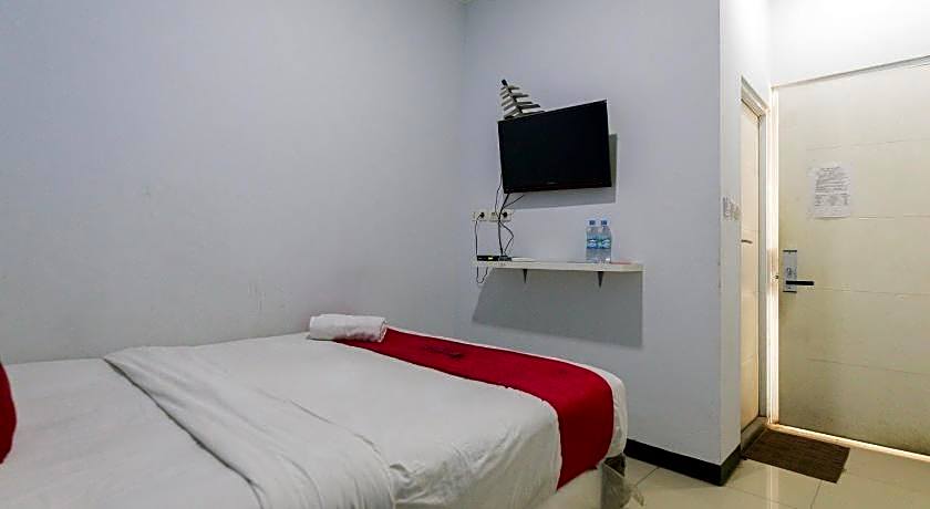 RedDoorz @ Garden Boulevard Citra Raya Tangerang