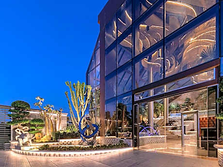 Crowne Plaza Alexandria Mirage by IHG