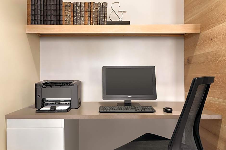 Country Inn & Suites by Radisson, Brooklyn Center, MN