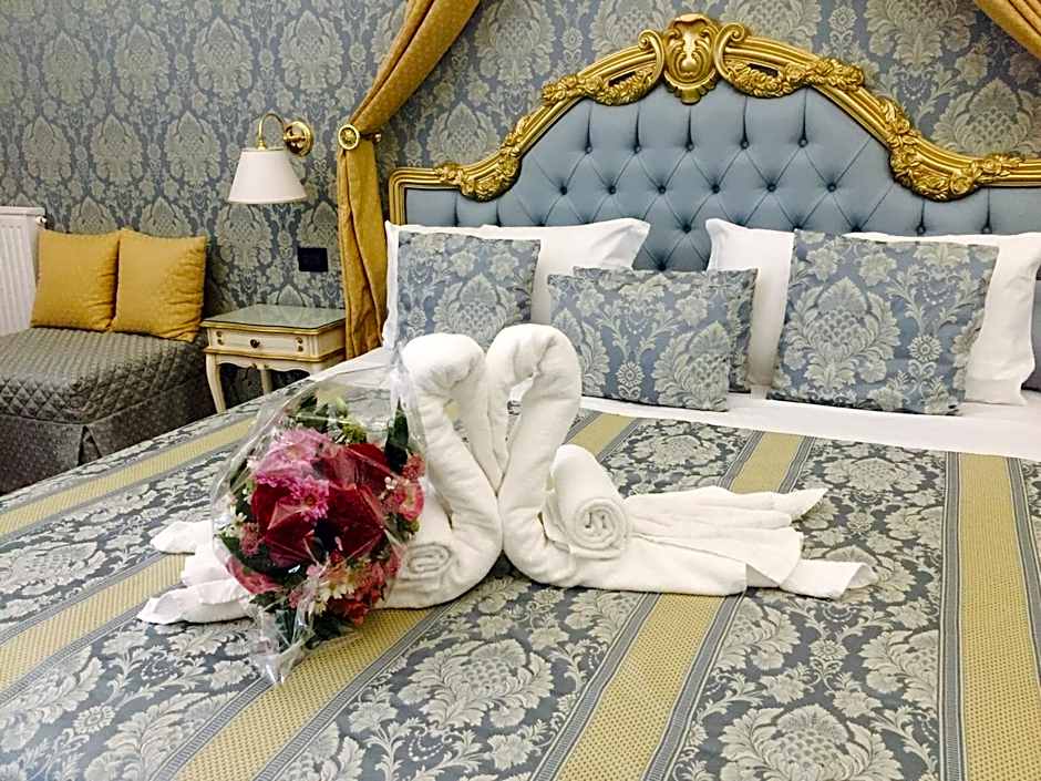 Friendly Venice Suites