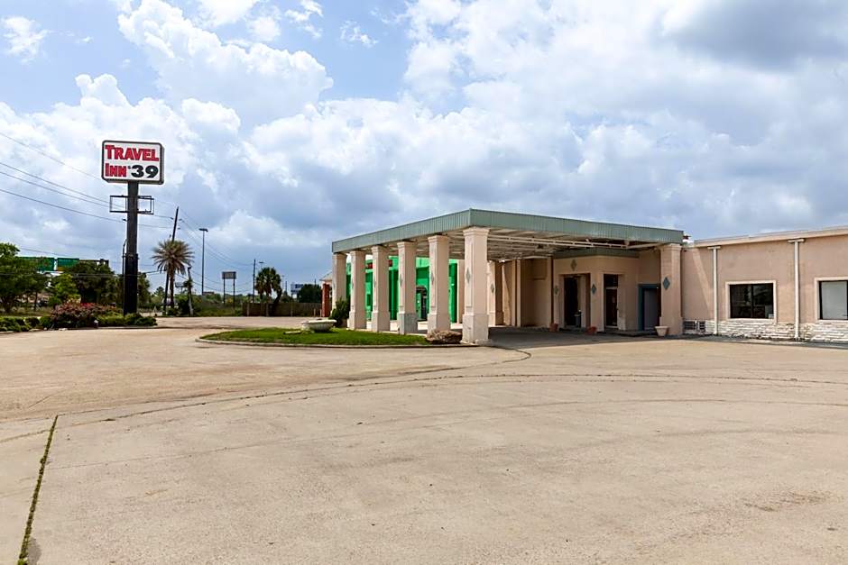 Travel Inn & Suites