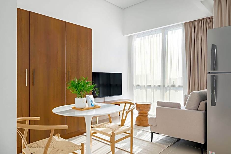 Silkhaus Luxury Studio in Residential Neighborhood