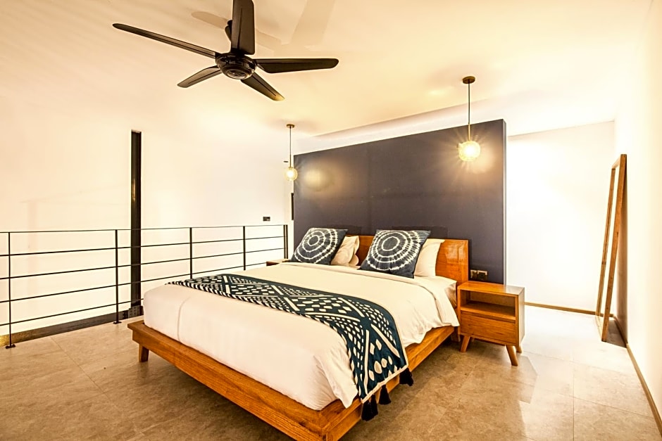 Contemporary Loft 200m From Canggu Shoreline