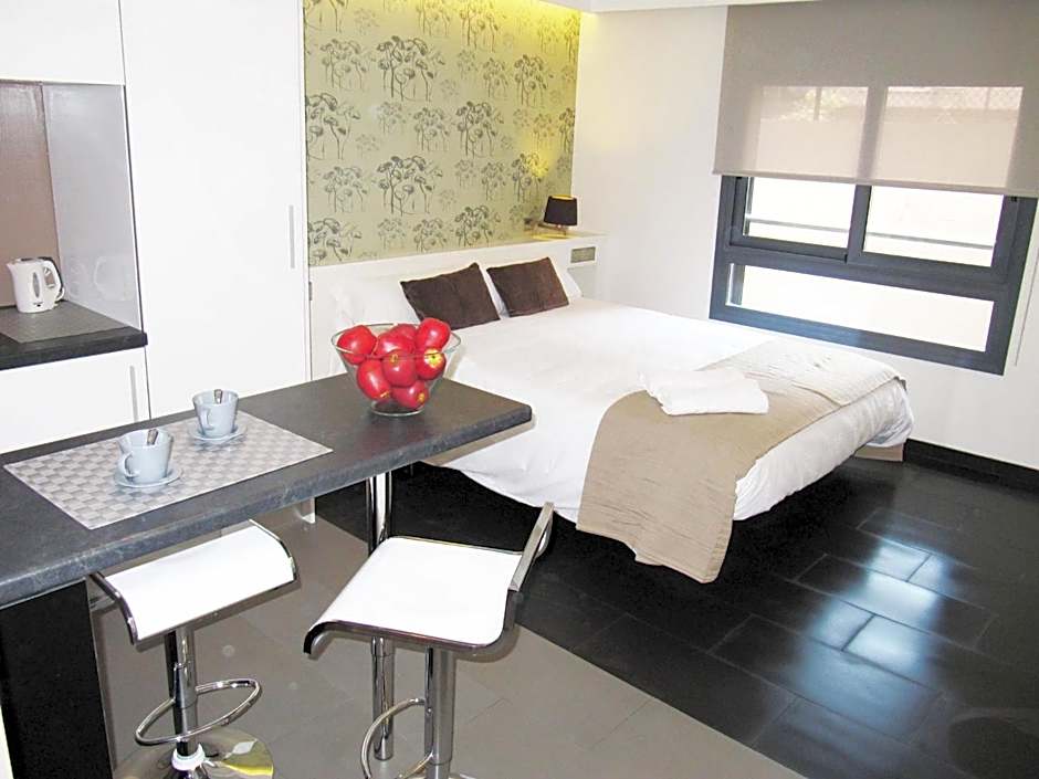 Barcelona Fifteen central Aparthotel