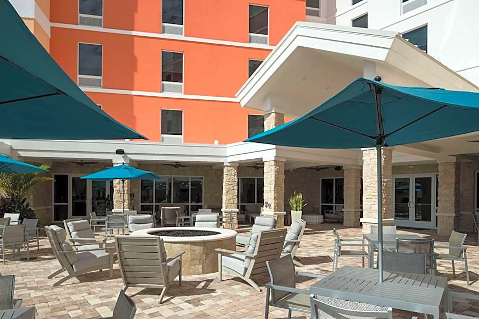 Hampton Inn & Suites Cape Canaveral Cruise Port