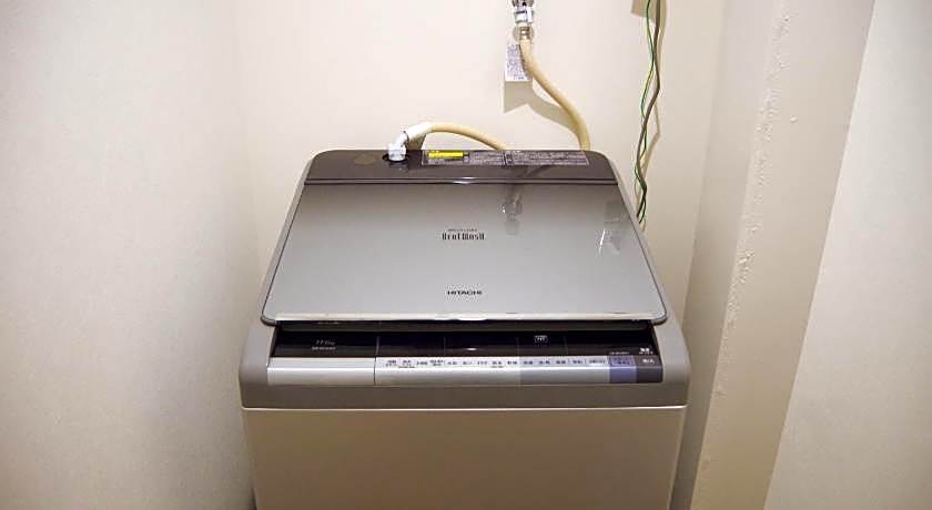 Travelers' house ROOTs