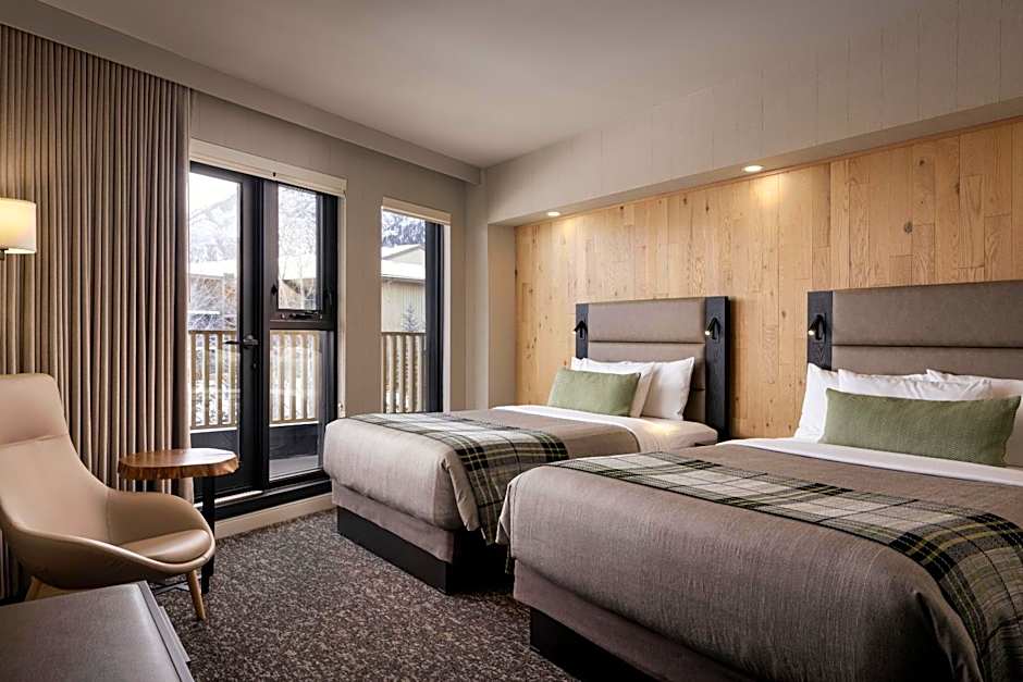 Peaks Hotel and Suites