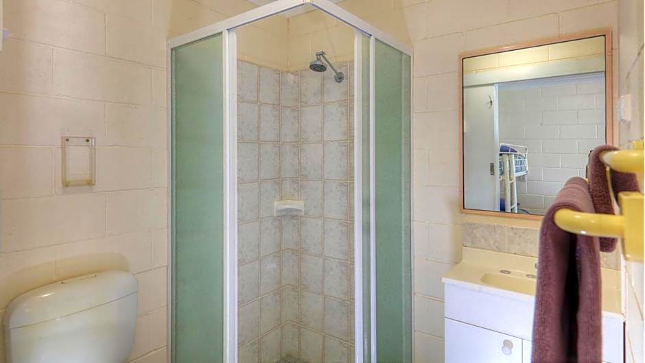 Golden Peak Motel PeakHill