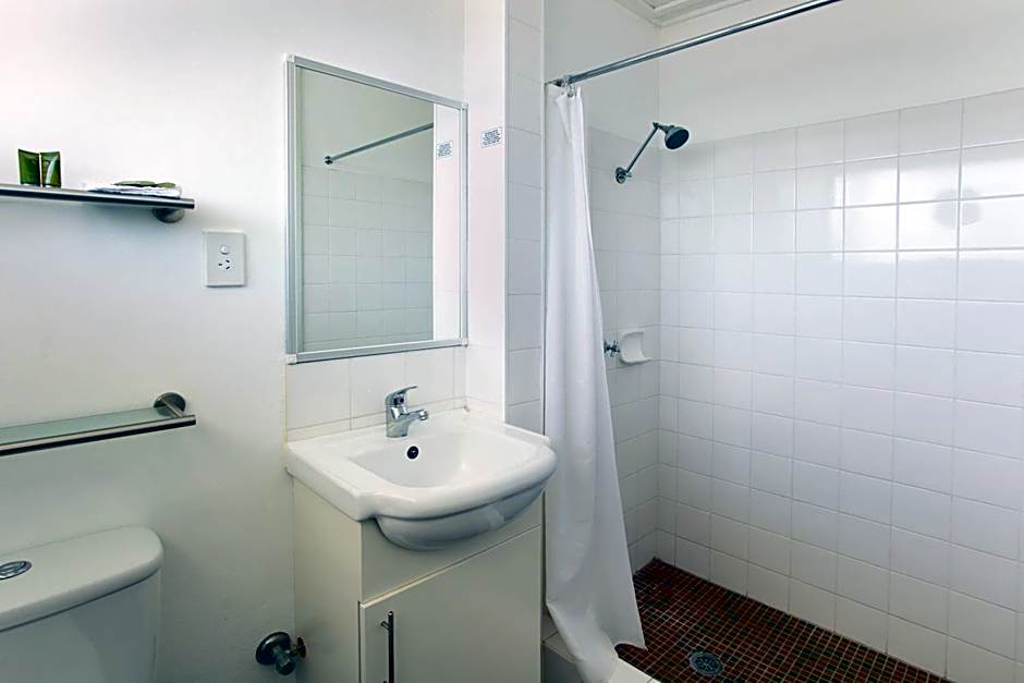 Bathurst Studio Apartments