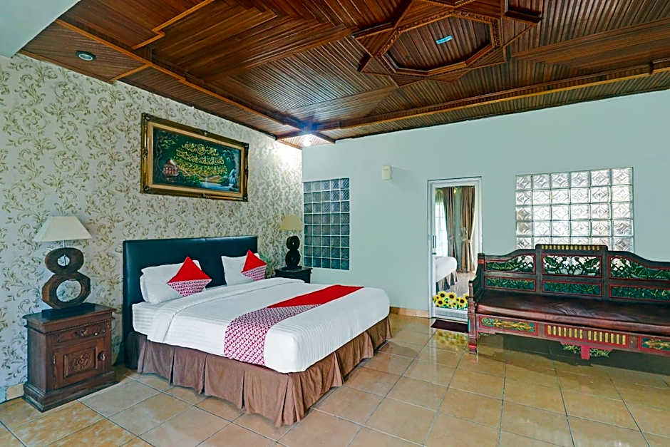 OYO Life 11350O Hotel R Cantika Syariah