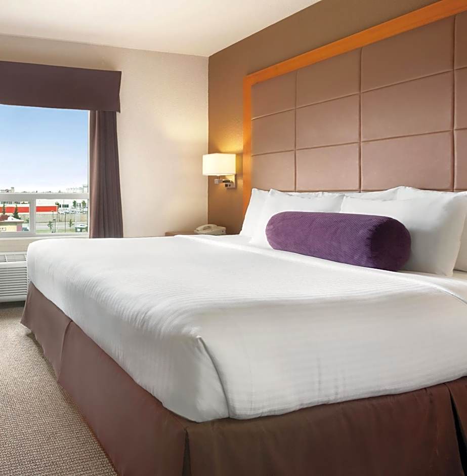 Prairie Crest Calgary Airport by IHG