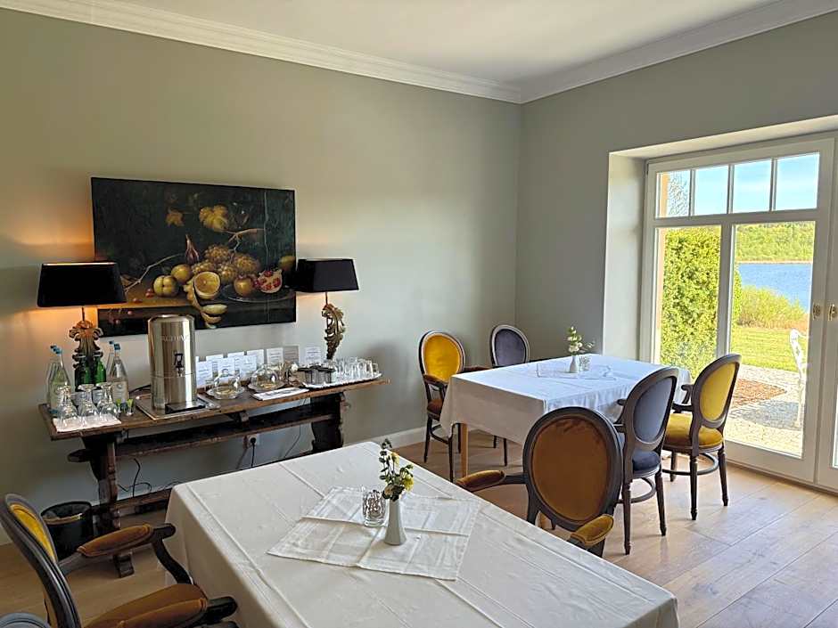 THERESET Schloss Groß Plasten