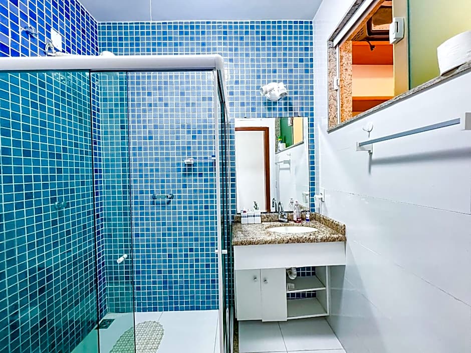 Casarão e piscina localização excelente | ROSF91