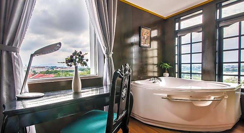 The Sunriver Boutique Hotel Hue