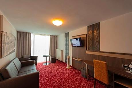 Suite with Mountain View