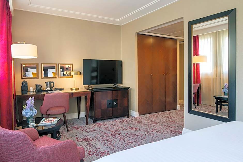 Warwick Paris (Former Warwick Champs-Elysees)