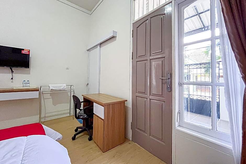 RedDoorz Syariah @ Jl. Candi Kalasan