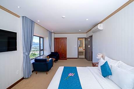 Family Room with Sea View