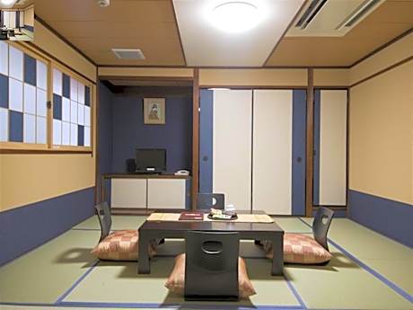 Japanese Room with Bathroom (Medium)