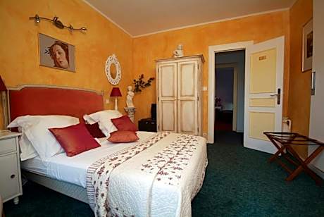 Single room with Breakfast and Dinner