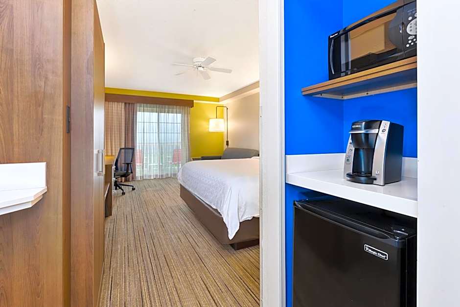 Holiday Inn Express Hotel & Suites Petoskey By IHG
