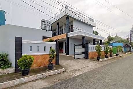 RedDoorz Syariah Near Lotte Grosir Medan