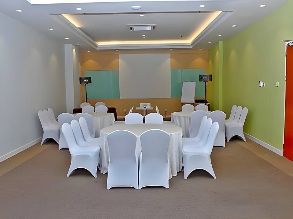 Zest Hotel Harbour Bay Batam