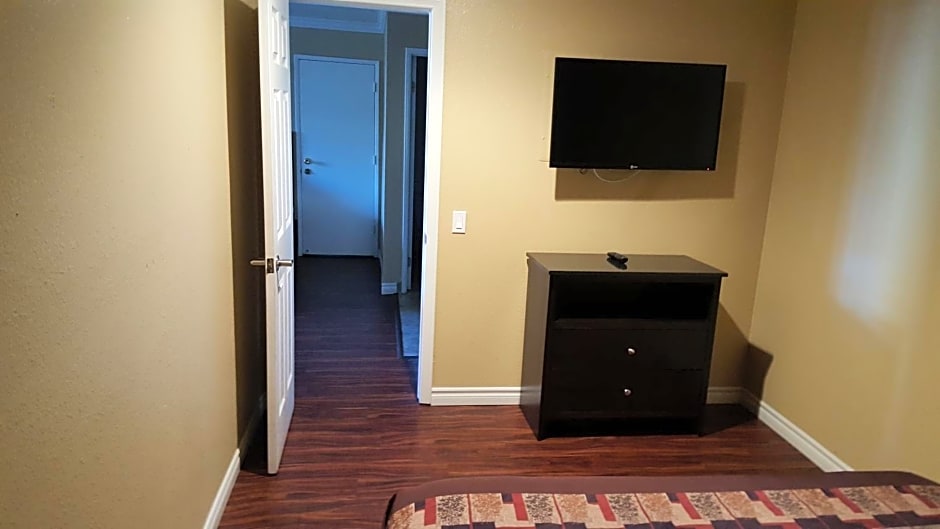 Anaheim Astoria Inn & Suites
