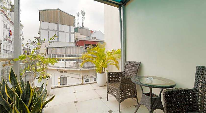 Bella Rosa Trendy Hotel