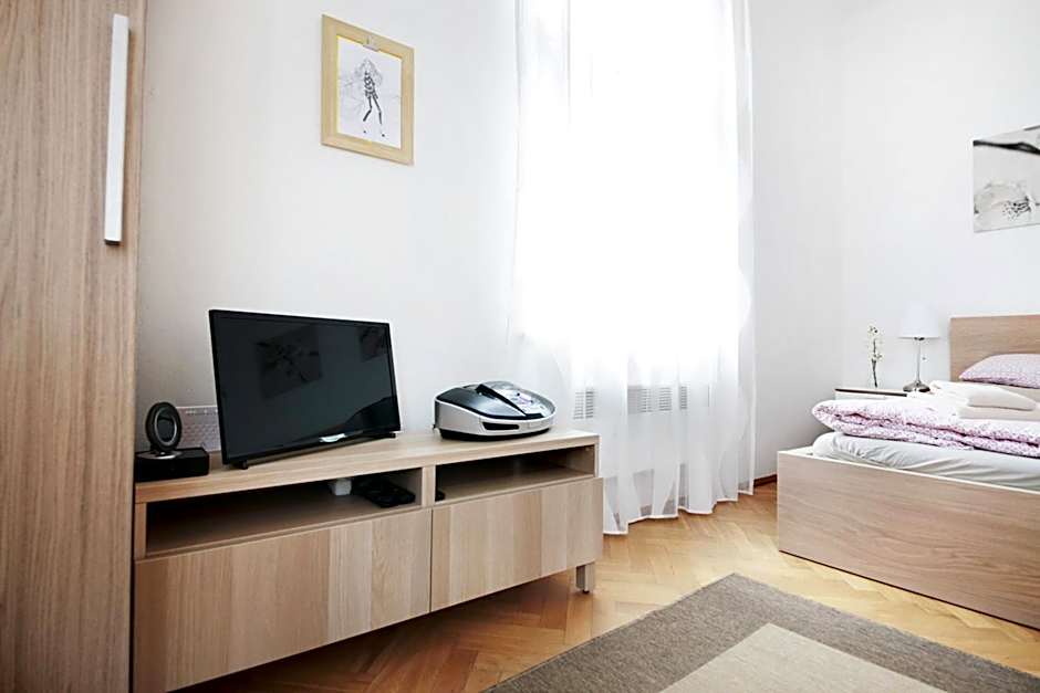 Angel City Aparthotel