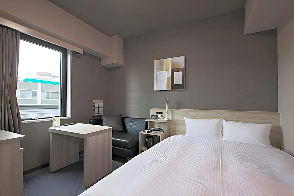 Hotel Route-Inn Toyama Ekimae