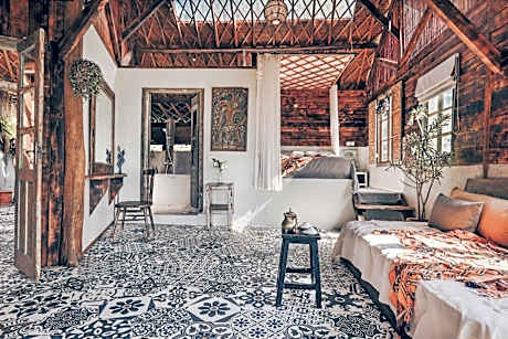 Bungalow with Garden View