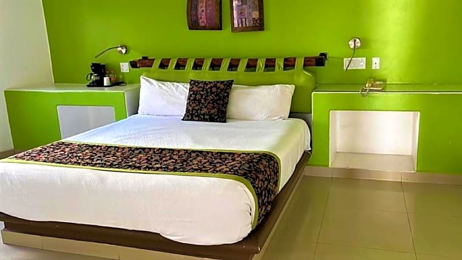 Seven Crown Express & Suites