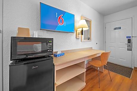 2 Full Beds Smoke-Free