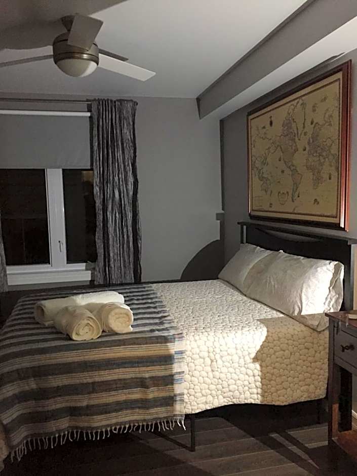 Photo 1 of 22 of 1 Queen Bed
