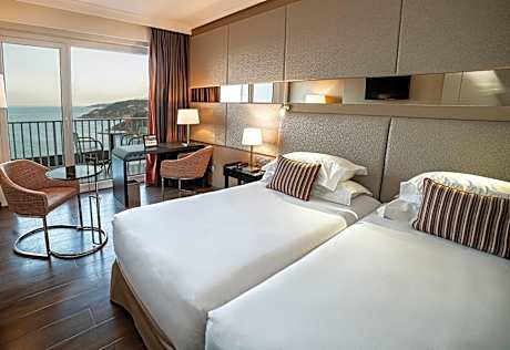 PrivilÃ¨ge Twin or Double Room with Balcony and Sea View